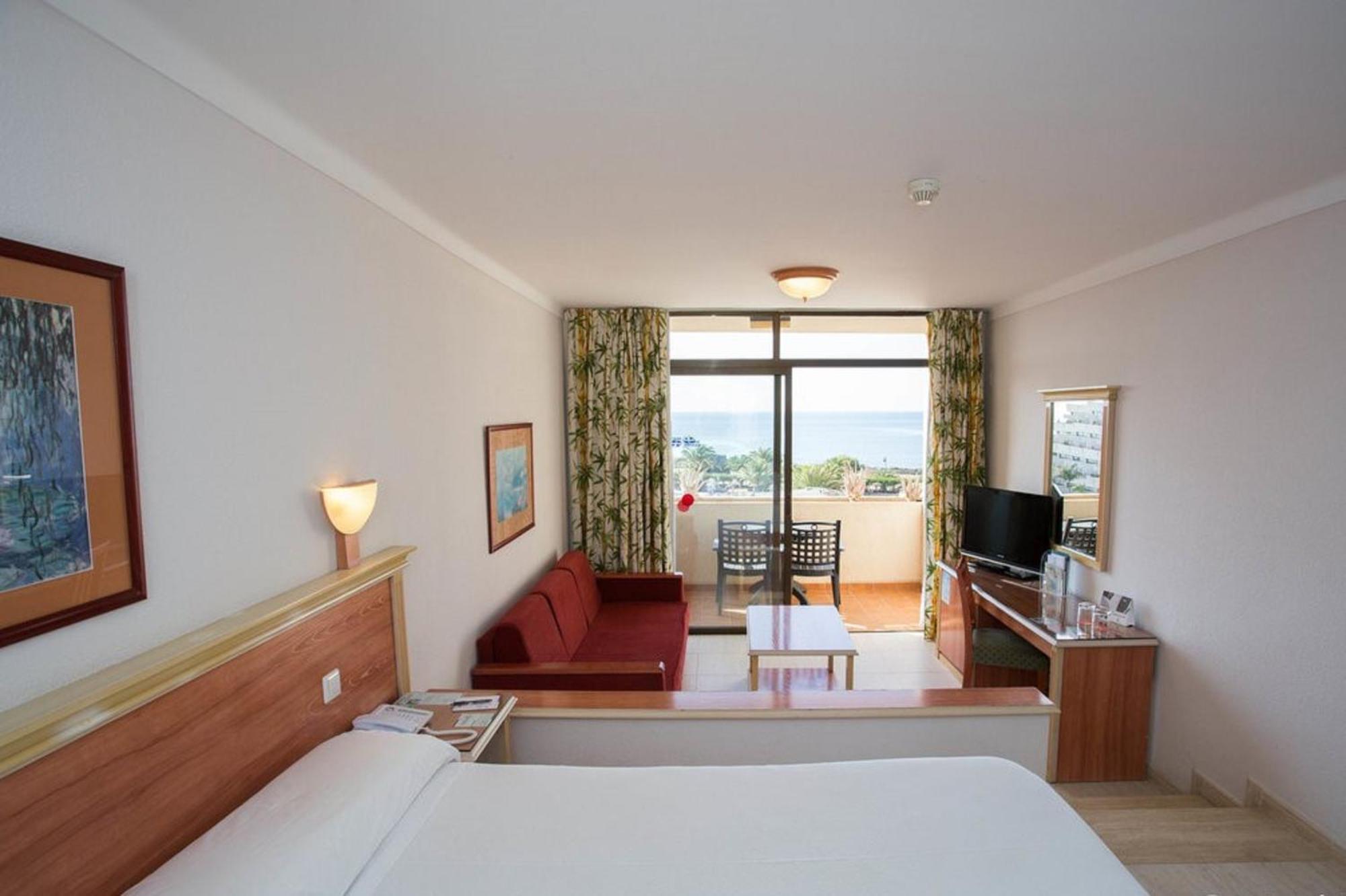 Double or Twin Room Sea View