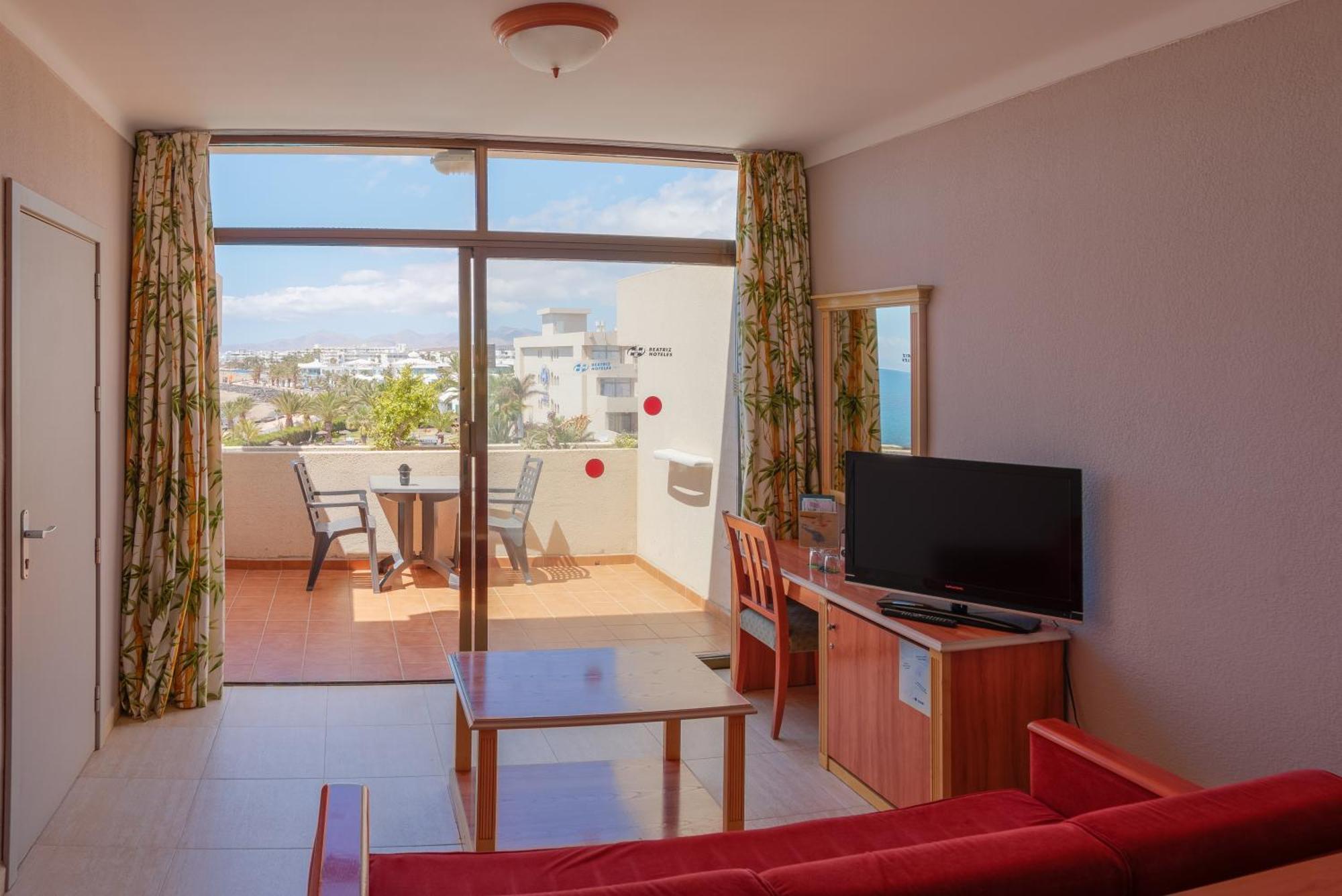 Double or Twin Room Sea View