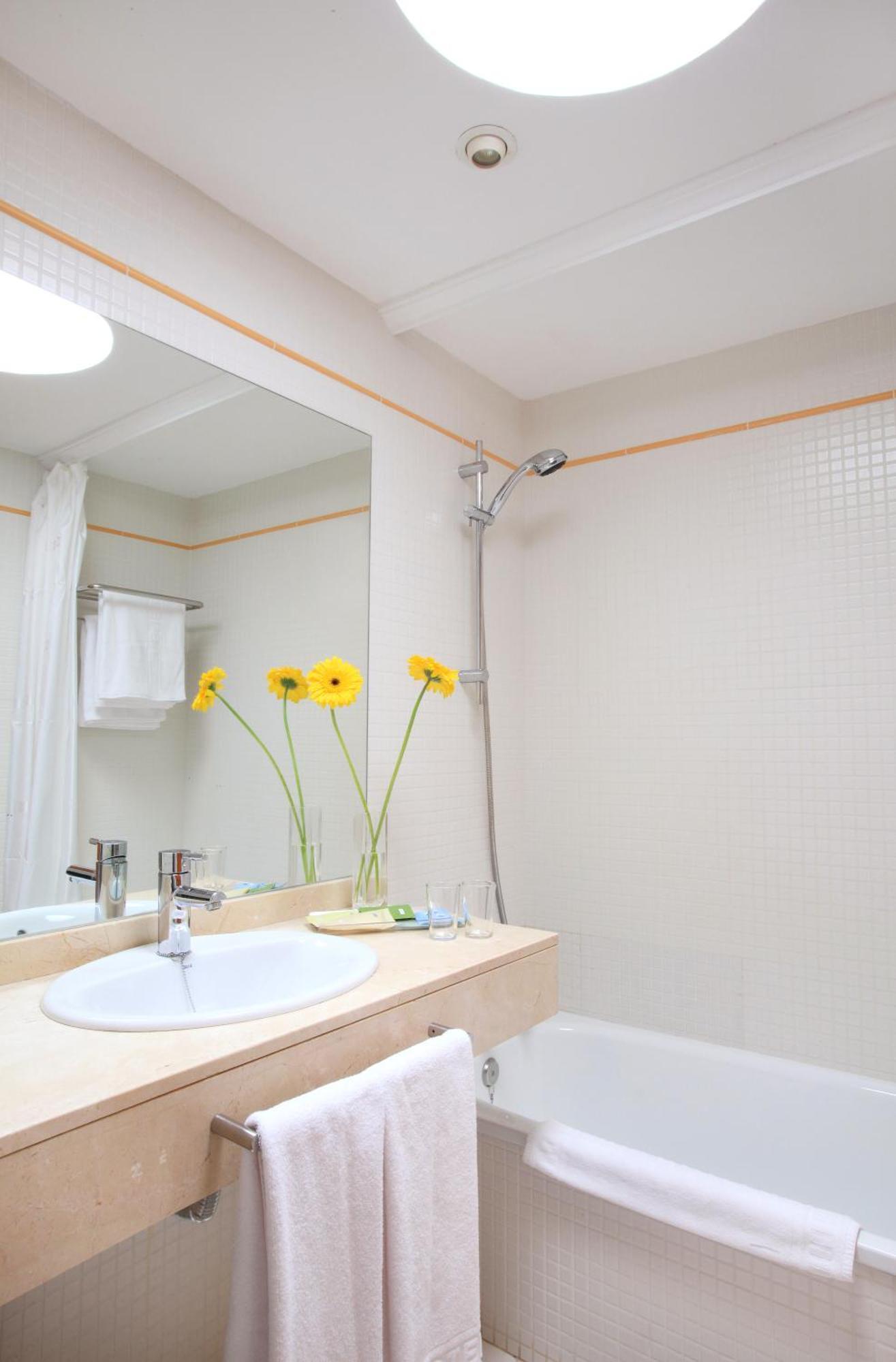 One-Bedroom Bungalow,1436242843:JPEG
