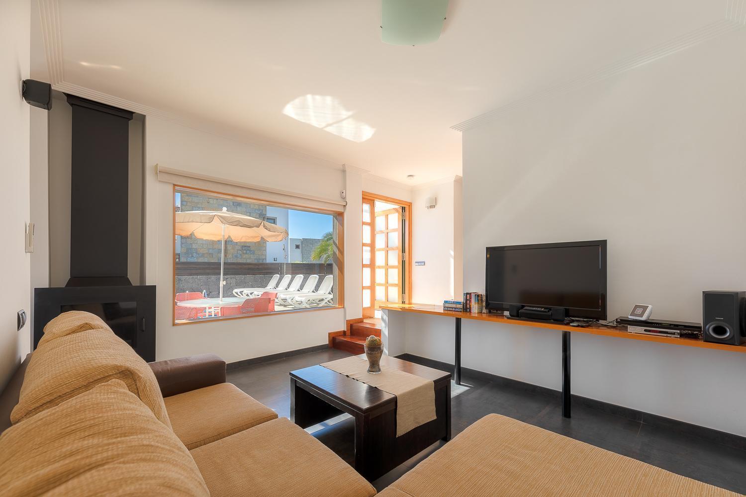 Three-Bedroom Villa,1546021963:JPEG