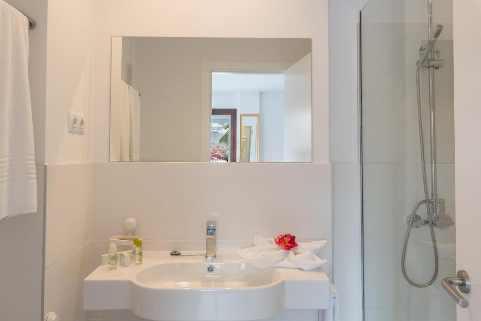 Three-Bedroom Villa,1555017844:JPEG