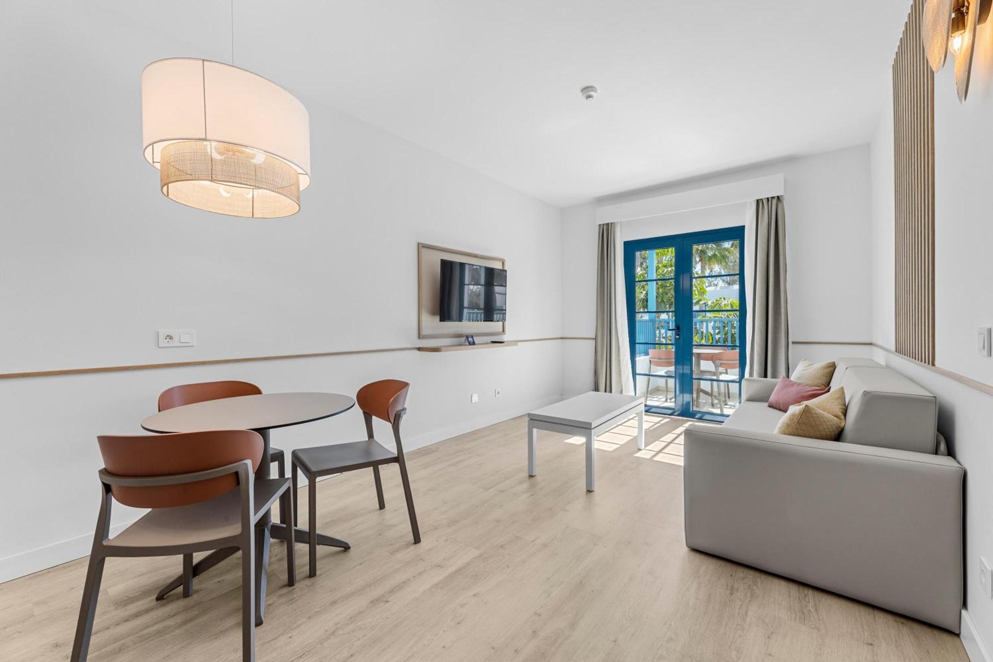 Deluxe Apartment,1574703176:JPEG