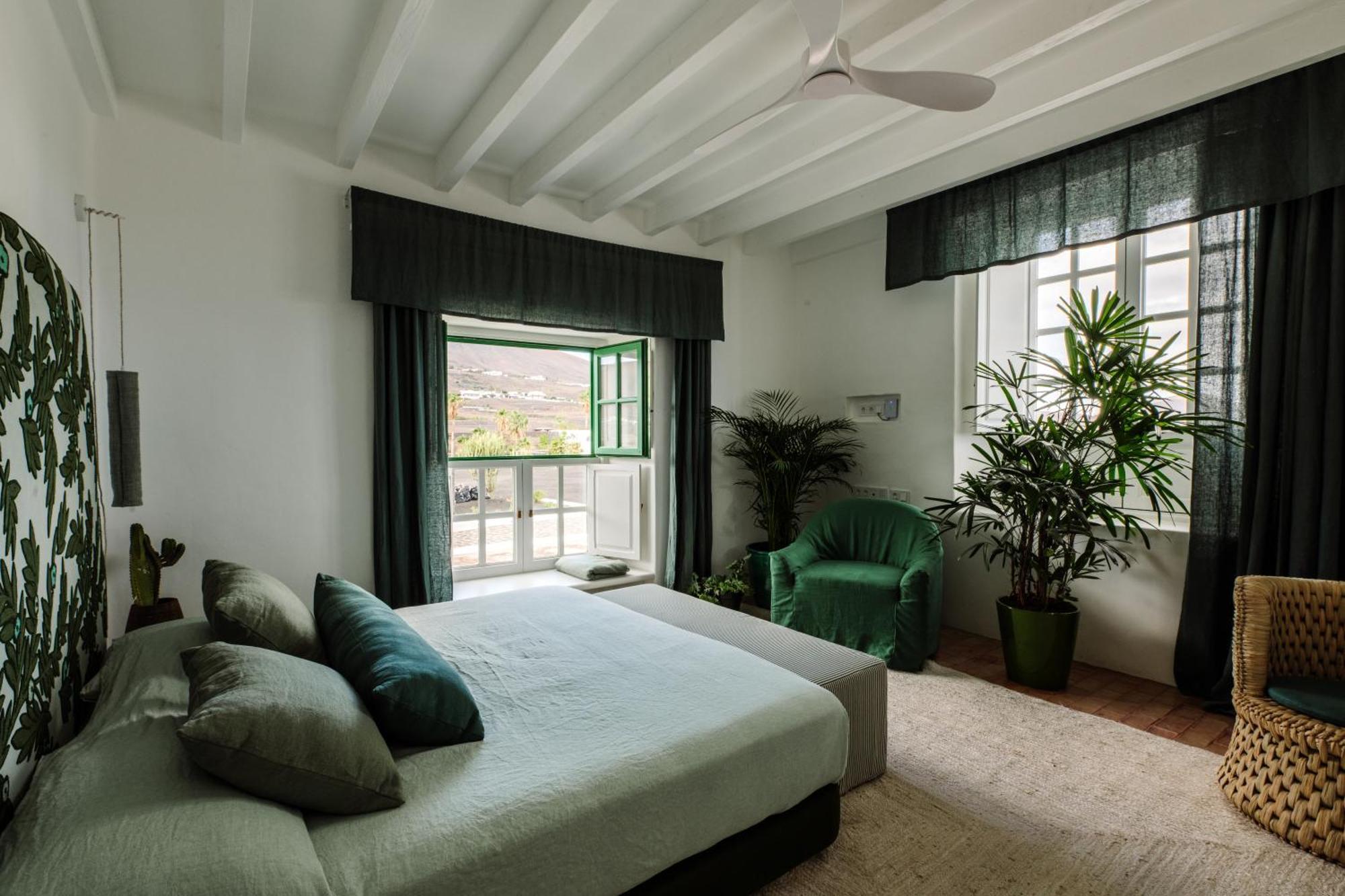 Double Room Mountain View