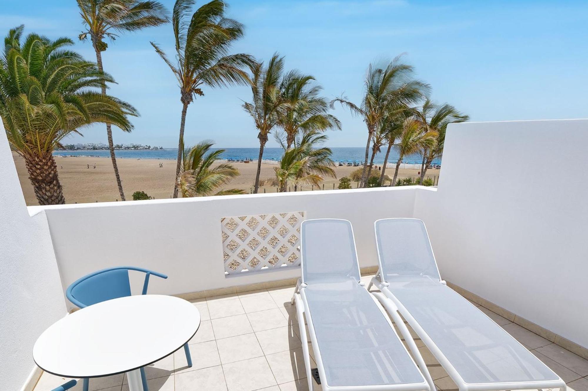 Double or Twin Room Sea View