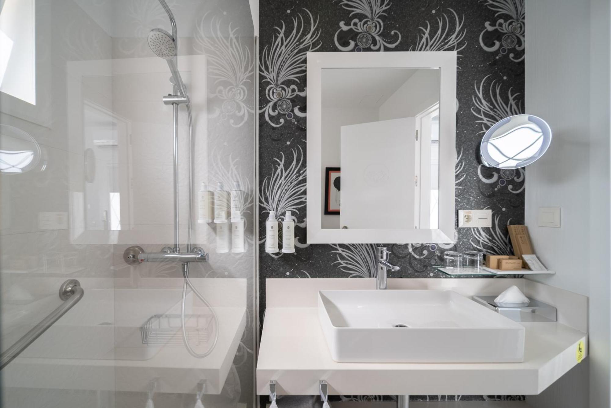 1 Bedroom Standard Suite Sea View