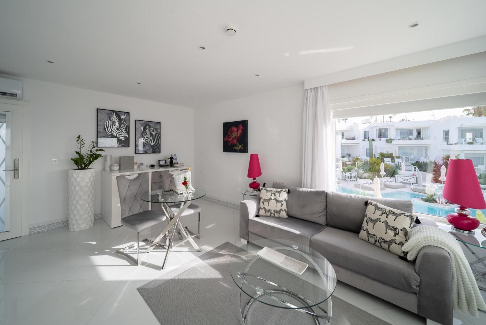 Suite Lanis 2 Bedroom Hot Tub & Sea View