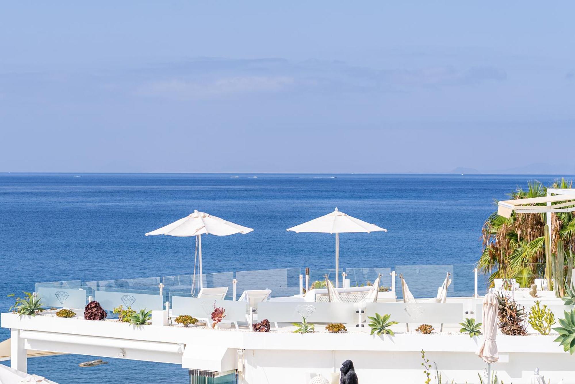 Suite Lanis 2 Bedroom Hot Tub & Sea View