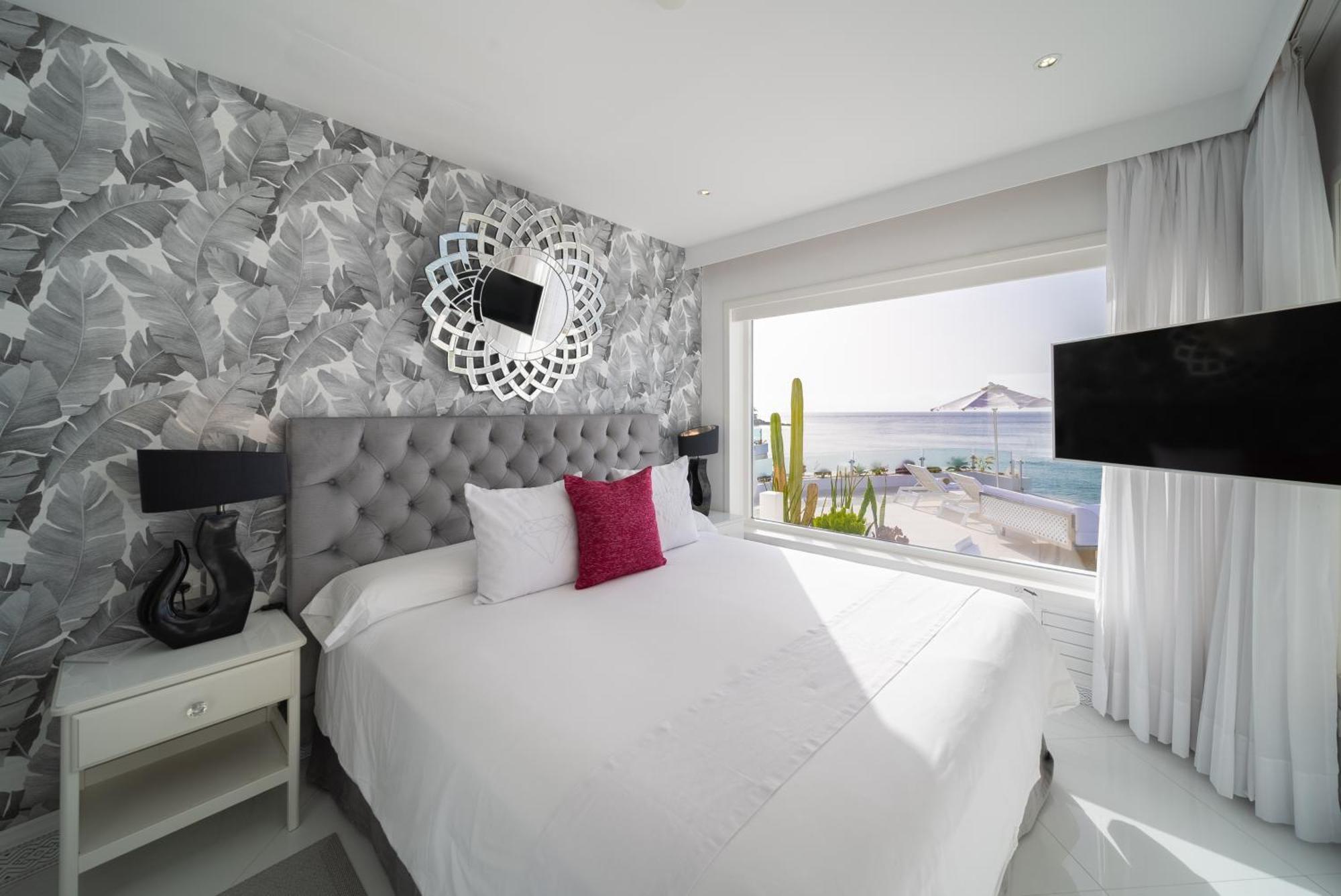 Suite Lanis 2 Bedroom Hot Tub & Sea View