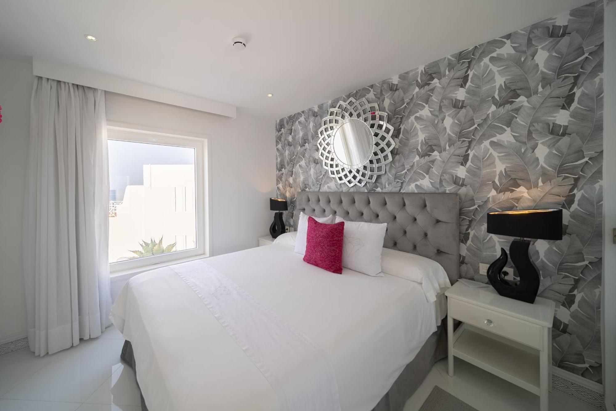 Suite Lanis 2 Bedroom Hot Tub & Sea View