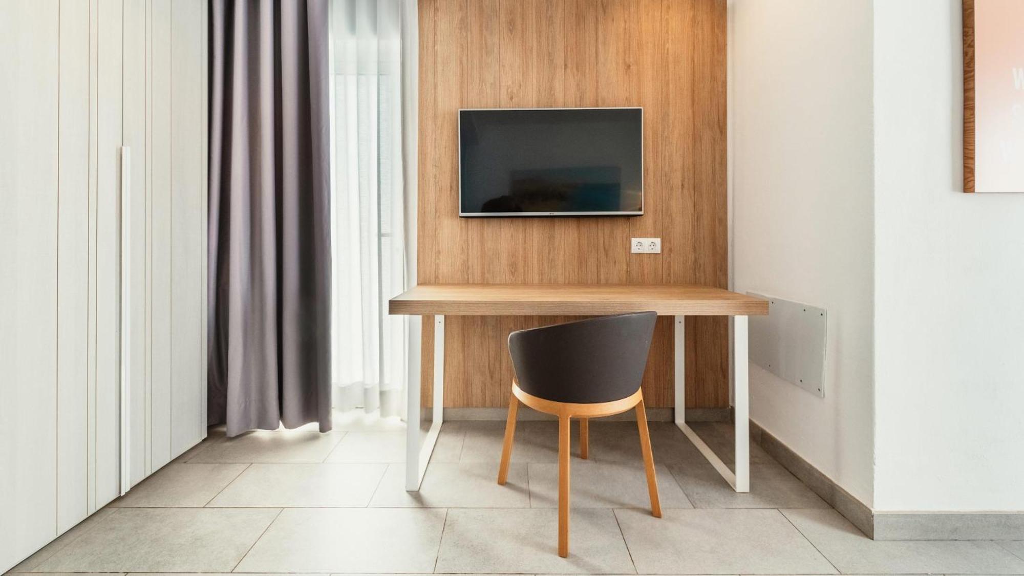 Two-Bedroom Suite,1758386054:JPEG