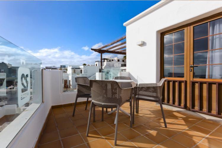 Two-Bedroom Apartment Sea View