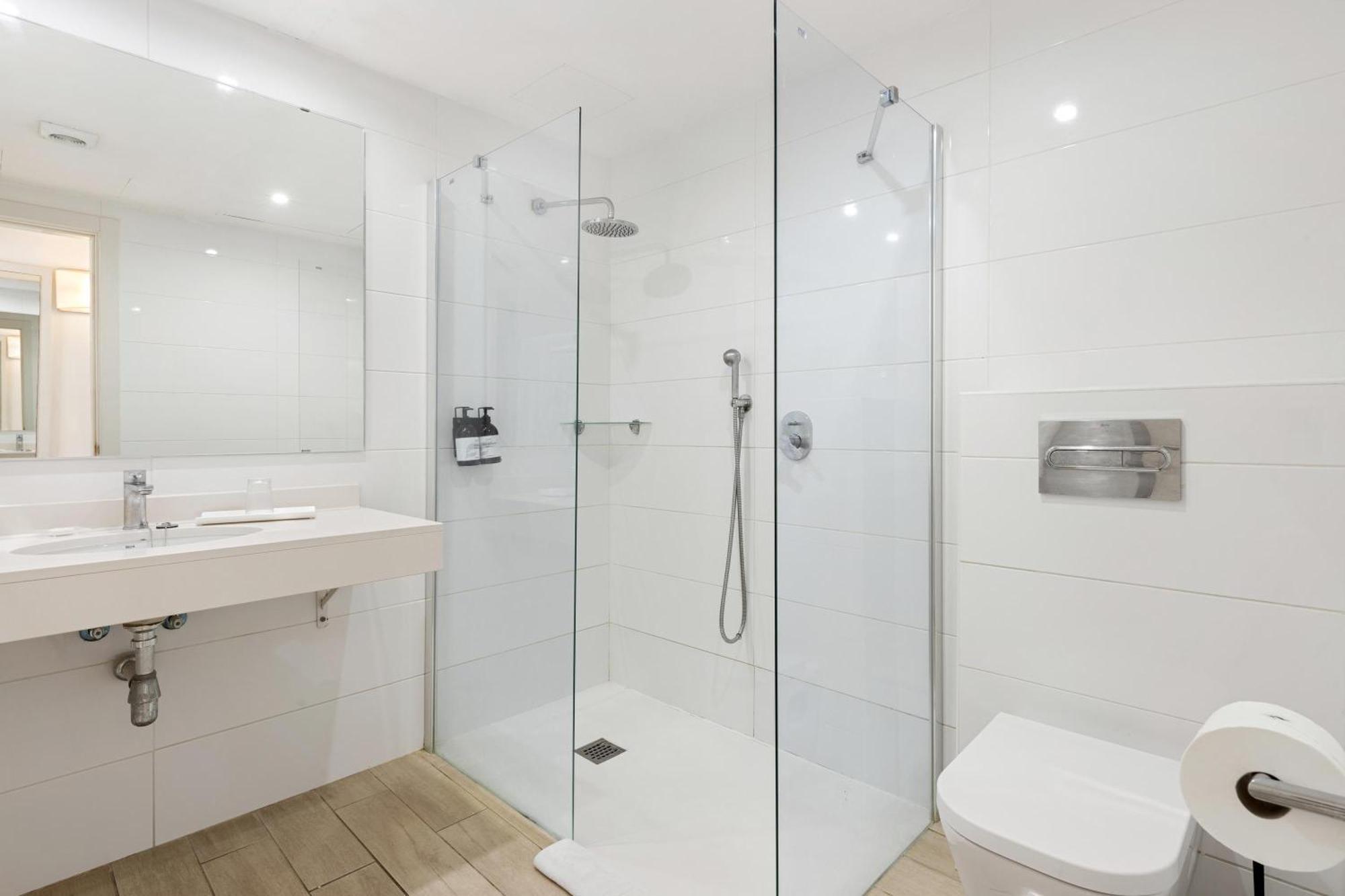 Superior One-Bedroom Apartment,1771712315:JPEG