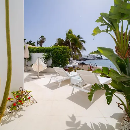 Lani'S Suites De Luxe - Adults Only-3