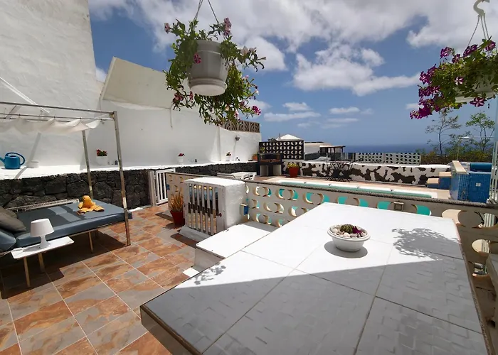 Aloelux Villa !! - Private Villa With Pool , Jacuzzi, Cinema, Massage ,Wonderful View, Art Desing Villa